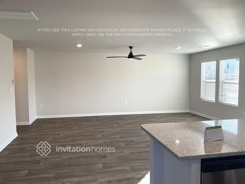 Building Photo - 207 White Flds Ave