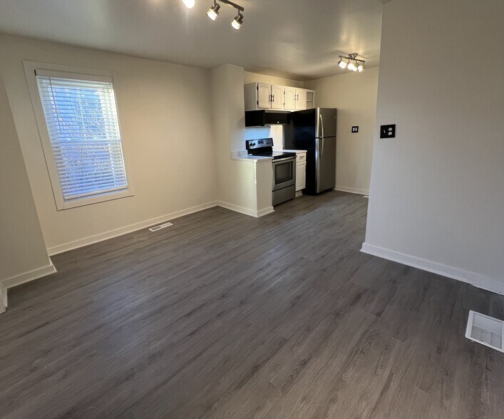 Building Photo - 223 S 2nd St