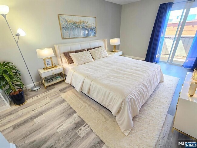 Building Photo - 105 State St