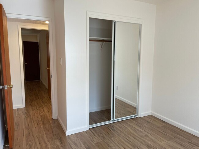 Building Photo - Newly renovated 3/2 Home in Quiet Neighbor...