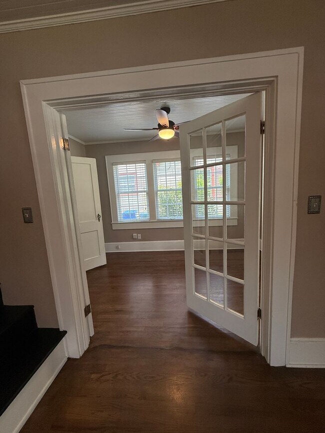 Building Photo - Gorgeous 4 Bed, 3 Bath Haymount Home