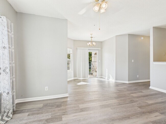 Building Photo - 801 Brassie Ln