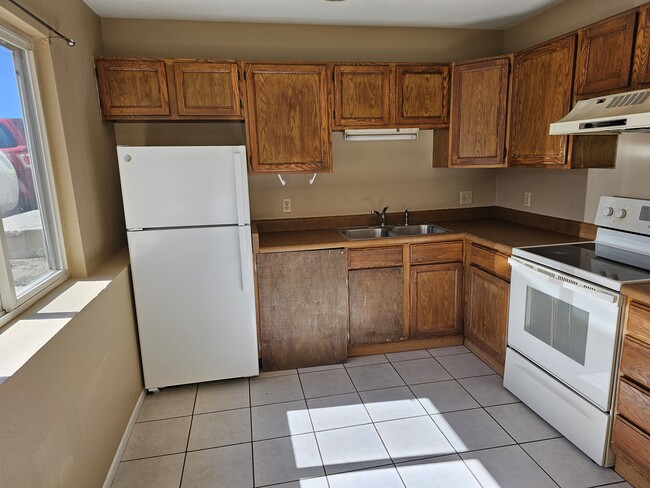 Building Photo - 3480 Cochran Dr