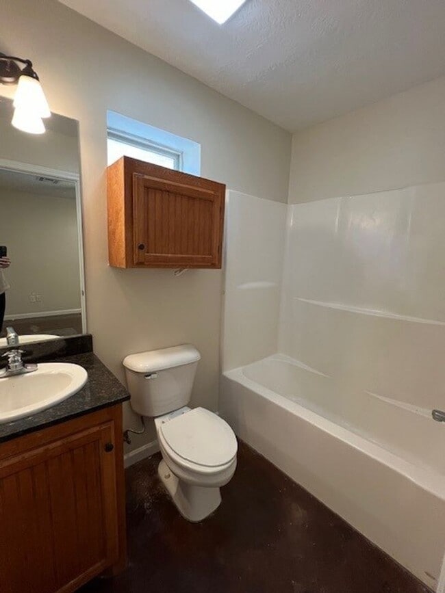 Building Photo - 2 bedroom 2 bath Duplex in Lake Charles