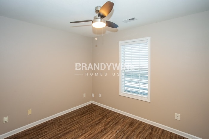 Building Photo - 5704 Shining Oak Ln