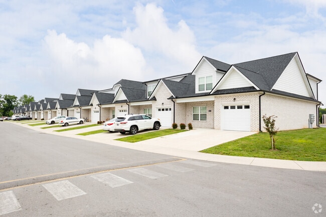 Building Photo - South Maple Townhomes