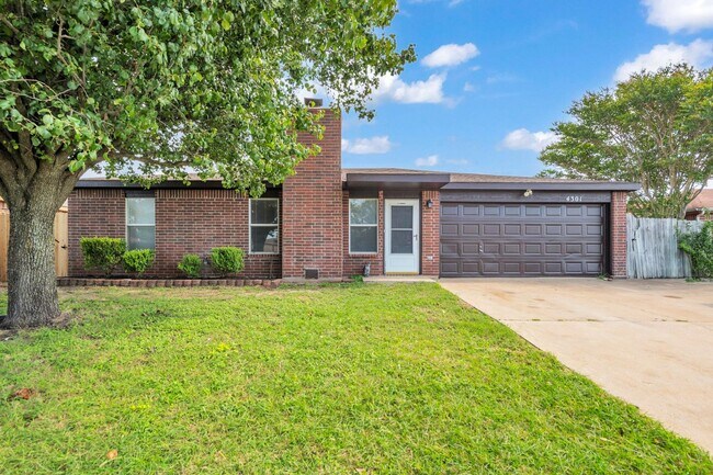 Building Photo - Available NOW!!!! Beautiful 1 story, 4 bed...