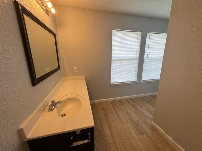Building Photo - ALL BEDROOMS UPSTAIRS  |  GAMEROOM/LOFT UPSTAIRS  |  GARAGE CONVERTED