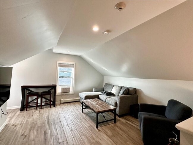 Building Photo - 29 Ann St