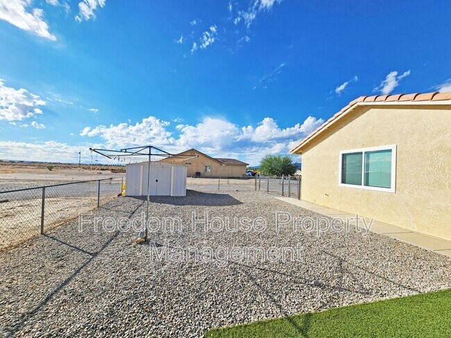 Building Photo - 3741 Malibou Ave