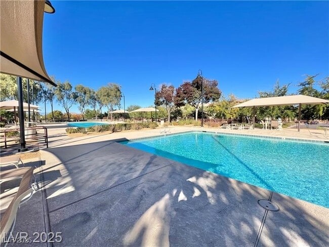 Building Photo - 2117 Thames View St