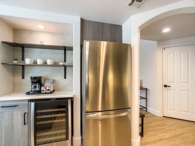 Building Photo - 14201 N 70th Way