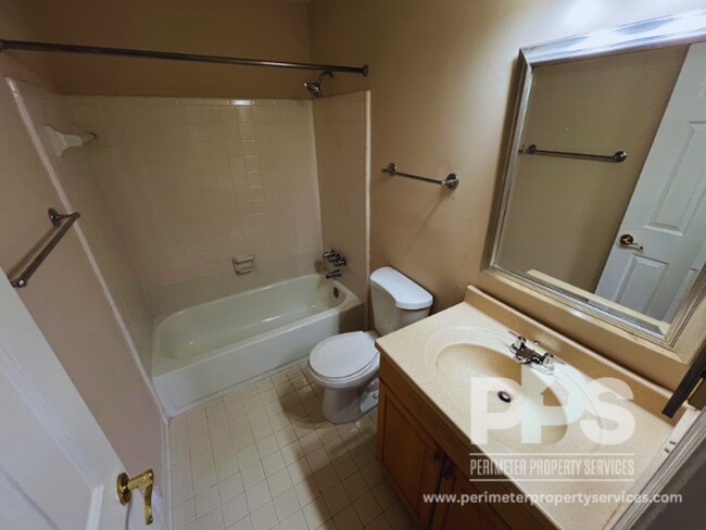 Building Photo - 2950 Lexington Trace Dr