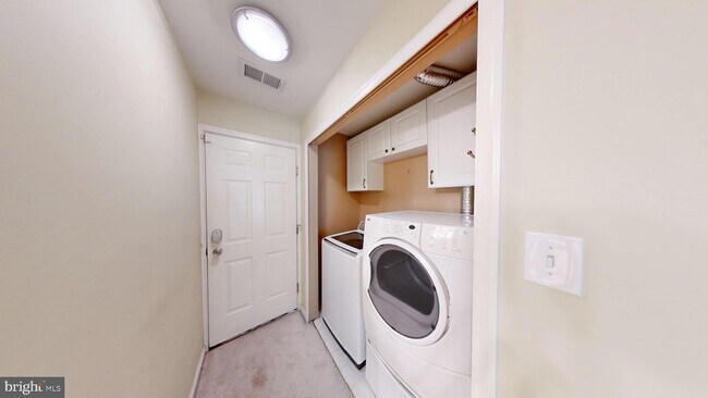Building Photo - 12820 Rexmore Dr