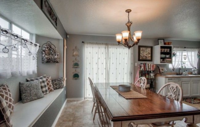 Building Photo - 3 Bed, 2 1/2 Bath with Large Yard