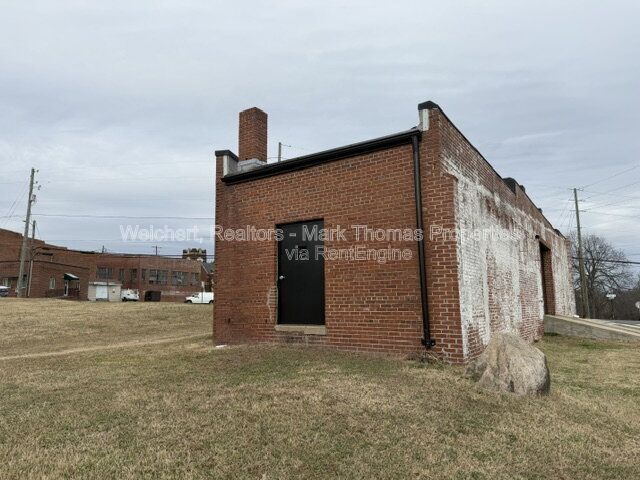 Building Photo - 141 Depot St
