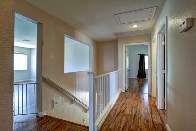 Building Photo - 7545 Tumbling St