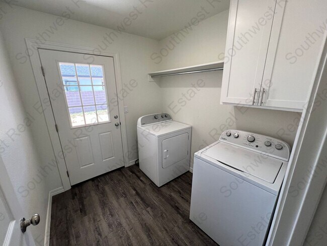 Building Photo - 2125 Bobwhite Ct