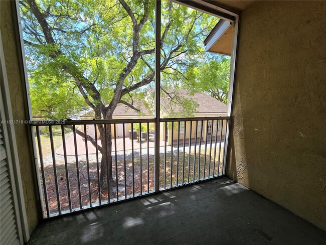 Building Photo - 8022 SW 21st Ct