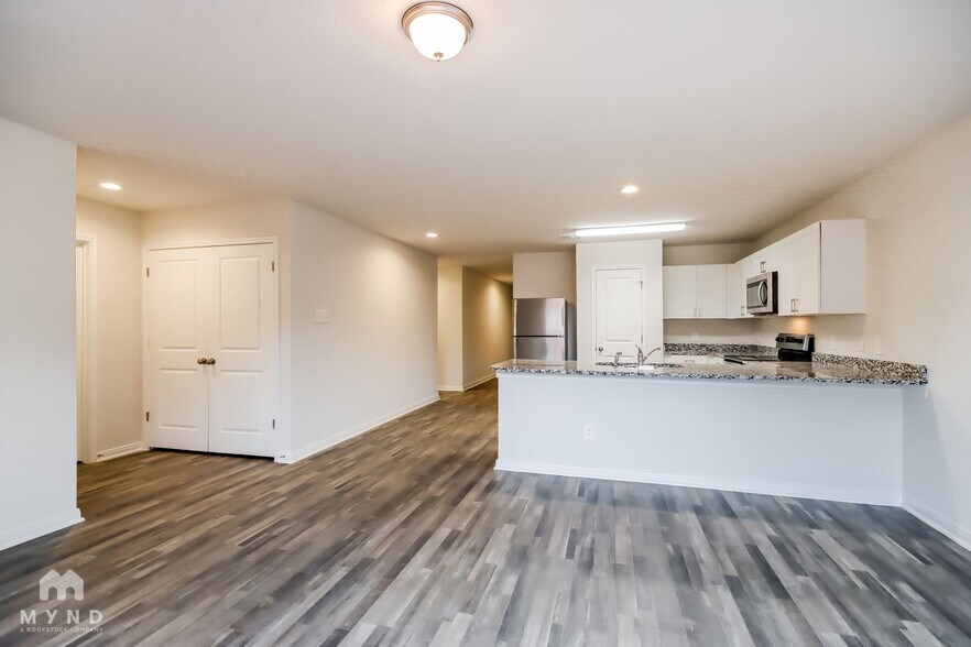 Building Photo - 15658 Briar Forest Dr