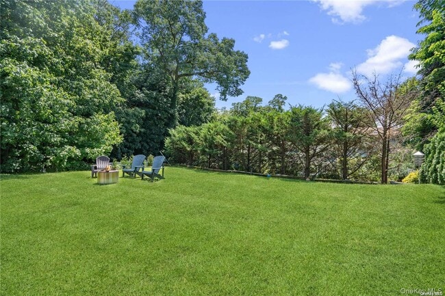 Building Photo - 3 Pine St