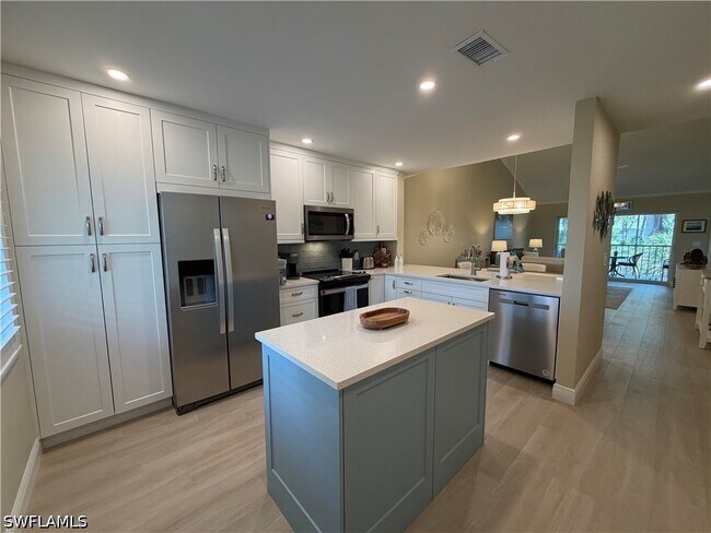 Building Photo - 3002 Sandpiper Bay Cir