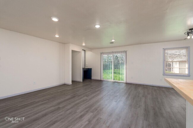 Building Photo - 3181 Sherry Ln