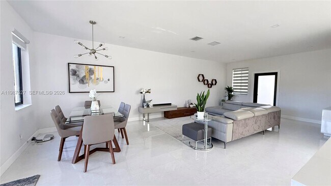 Building Photo - 1392 Canary Island Dr