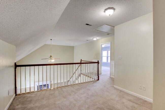 Building Photo - Two Story Home With Fireplace and Basement In Marymont