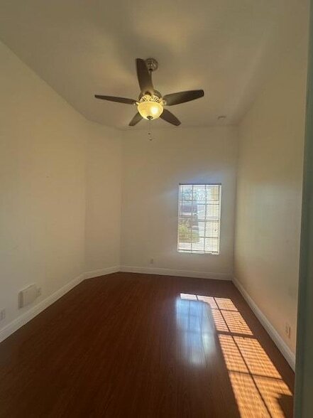 Building Photo - 368 NW Bayshore Blvd