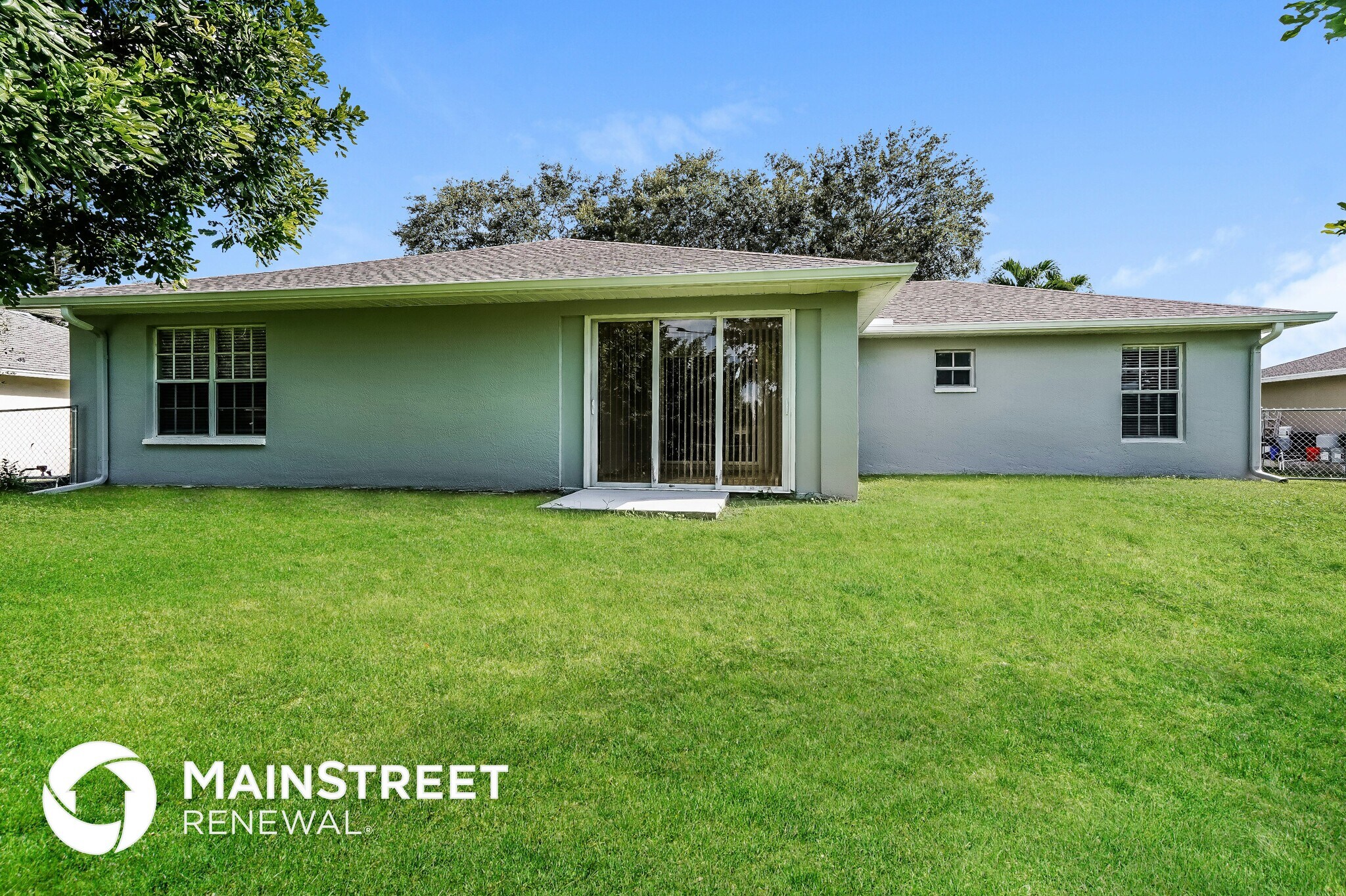 Building Photo - 525 SW 23rd Terrace