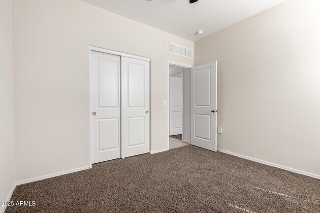 Building Photo - 5267 E Diatomite Dr