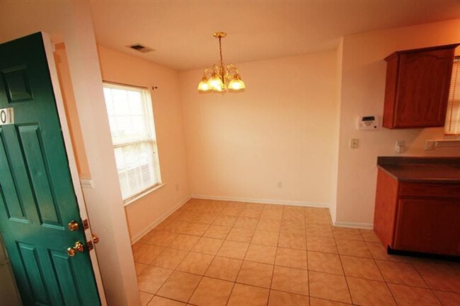 Building Photo - 601 Sherard Cir