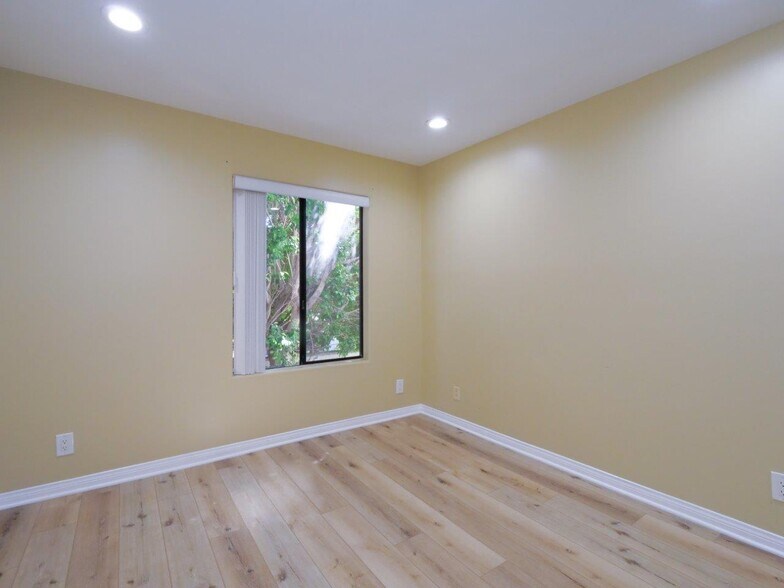 Building Photo - 515 N Gertruda Ave