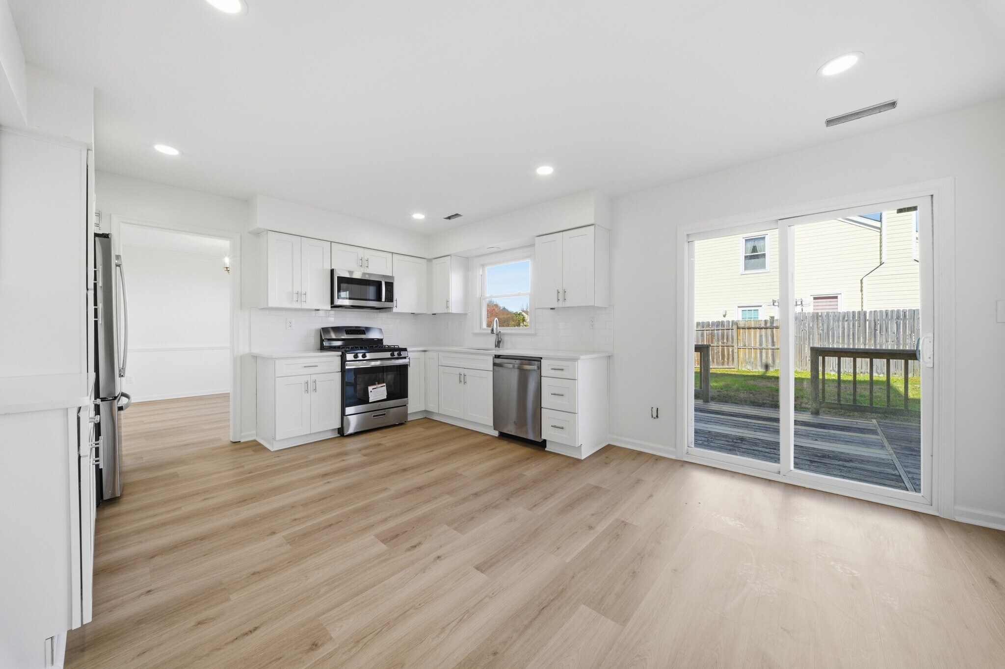 Building Photo - 4732 Brompton Dr