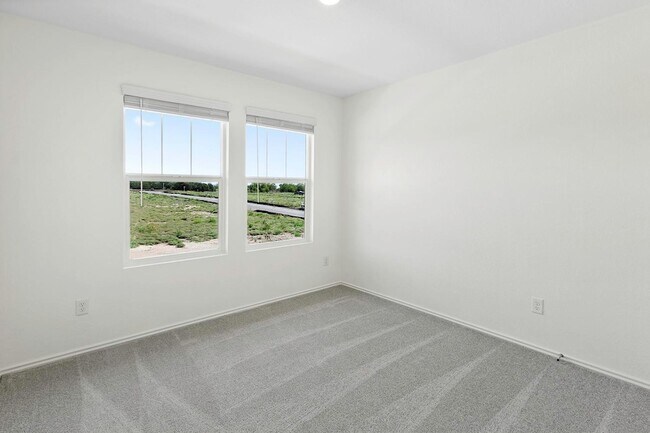 Building Photo - 331 Bugbee
