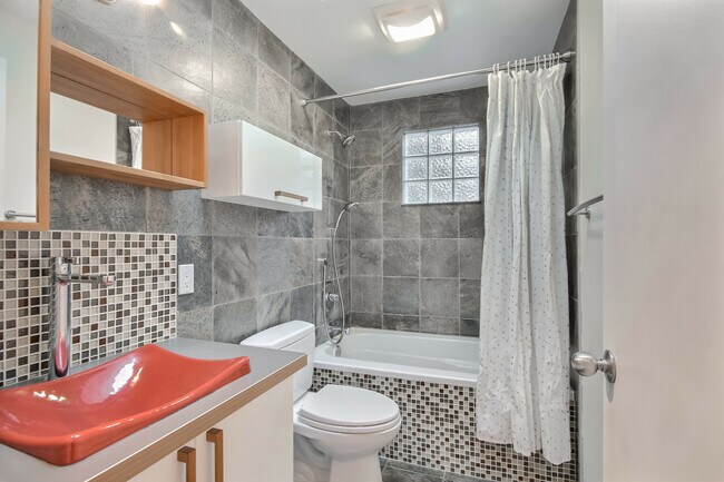 Building Photo - 4020 156th Ave SE