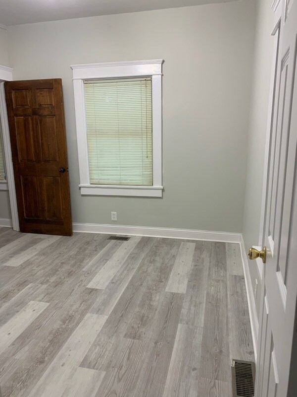 Building Photo - 4902 E 23rd St