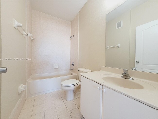 Building Photo - 2903 SE 17th Ave