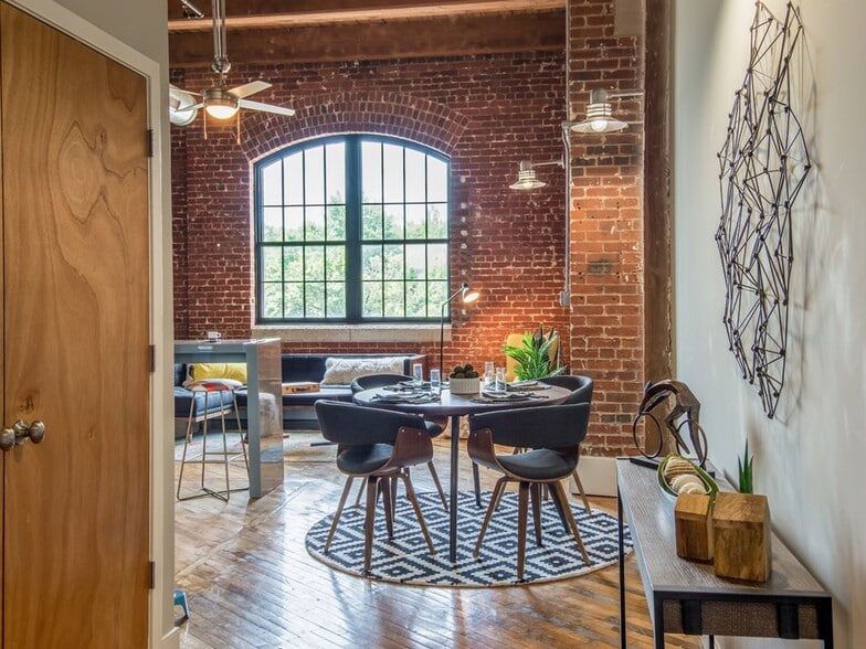 Primary Photo - The Hudson