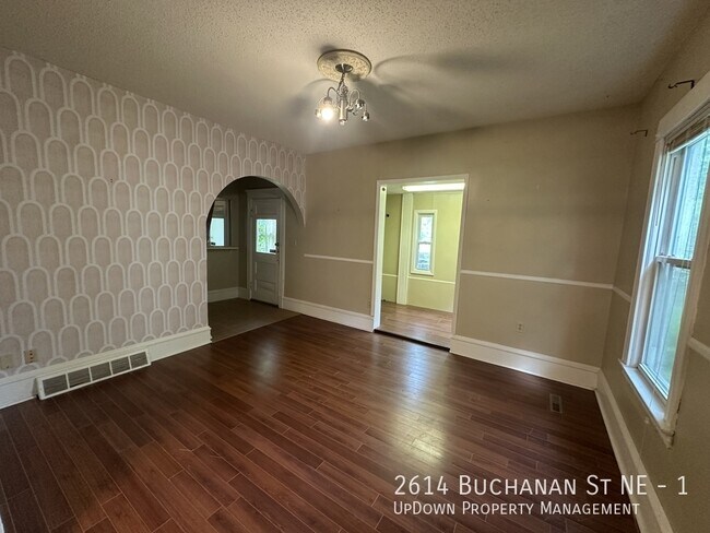 Building Photo - 2614 Buchanan St NE