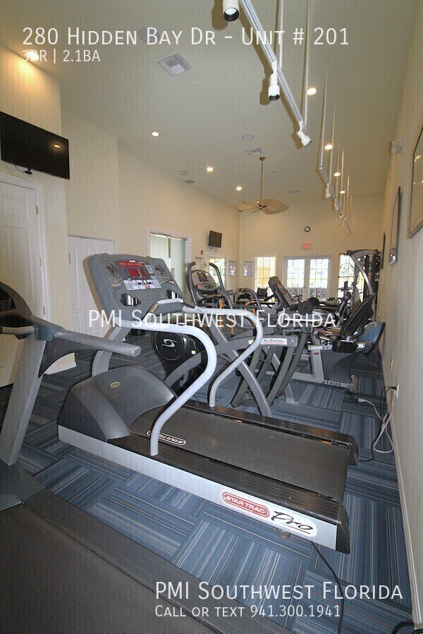 Building Photo - 280 Hidden Bay Dr