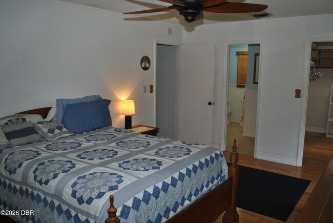 Building Photo - 5590 Lancewood Cir S