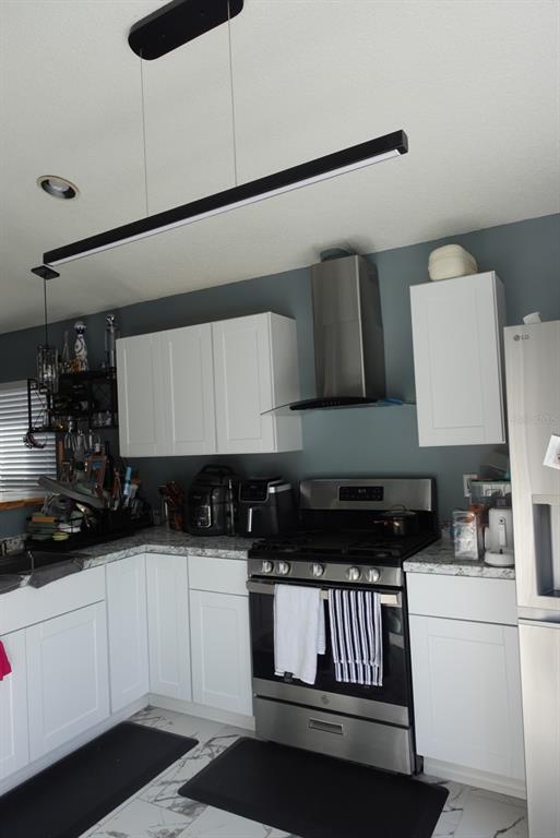 Building Photo - 6039 White Sails Dr