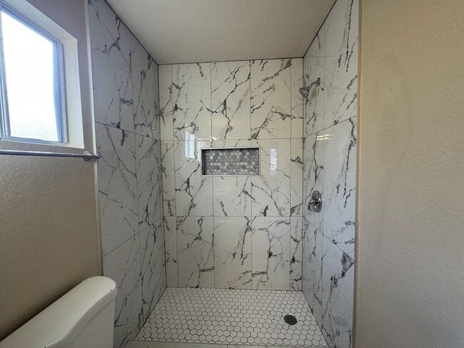 Building Photo - Olive Square 2 Bedroom Townhouse