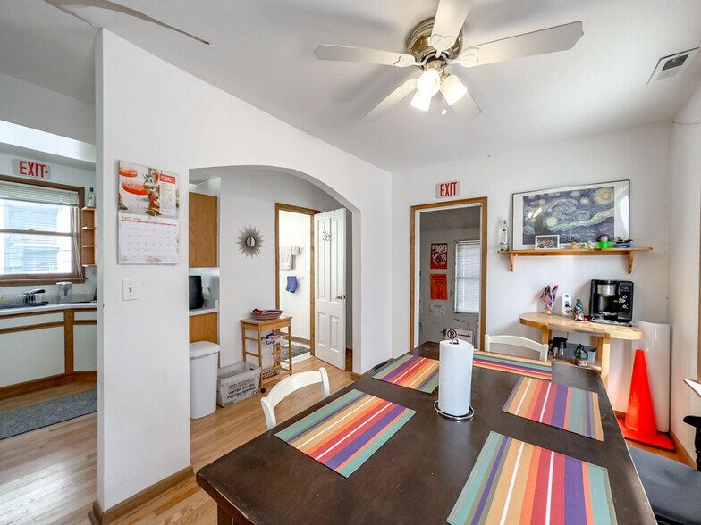 Building Photo - 1414 W Henderson St