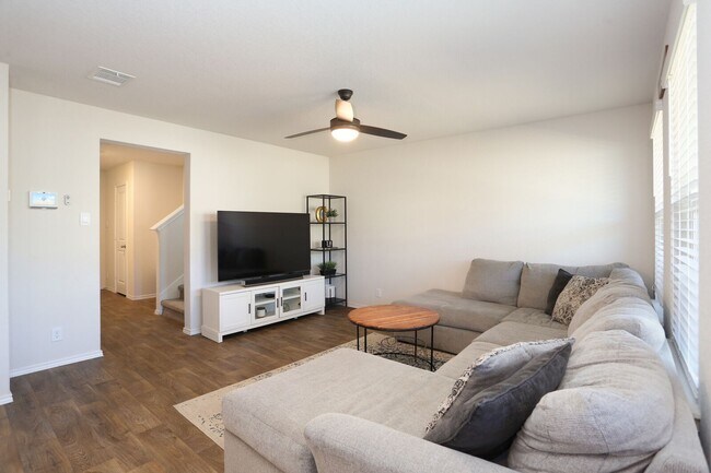 Building Photo - 1153 Barn Swallow Wy