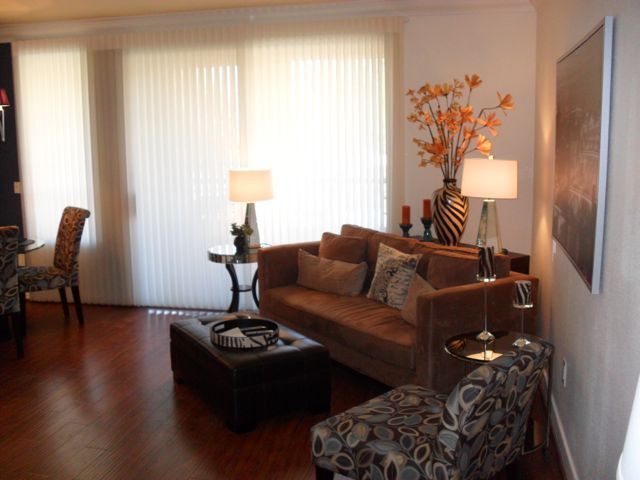 Building Photo - Meridian - Luxury 1Bdr/Bath Fully Furnishe...