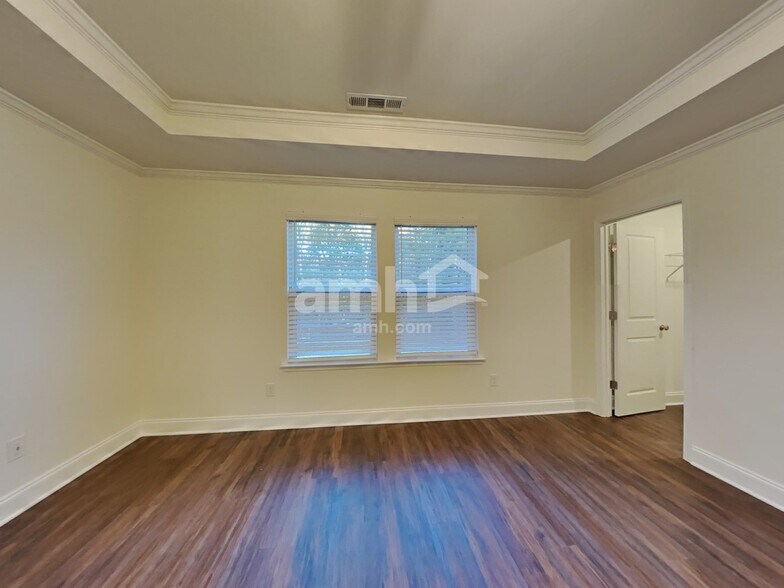 Building Photo - 130 Marin Dr