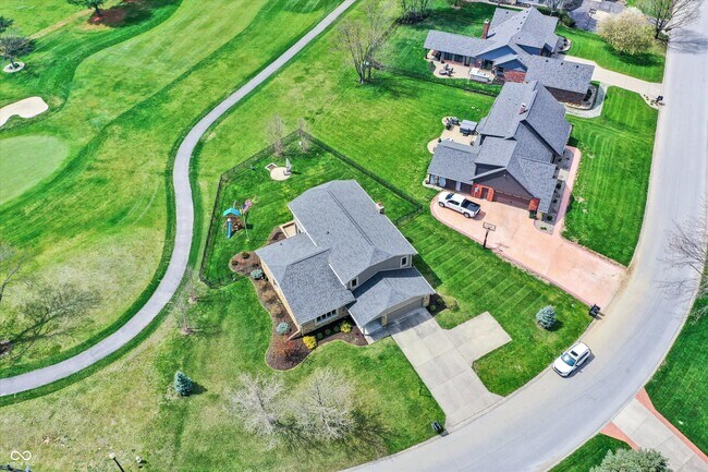 Building Photo - 3037 Golfview Dr